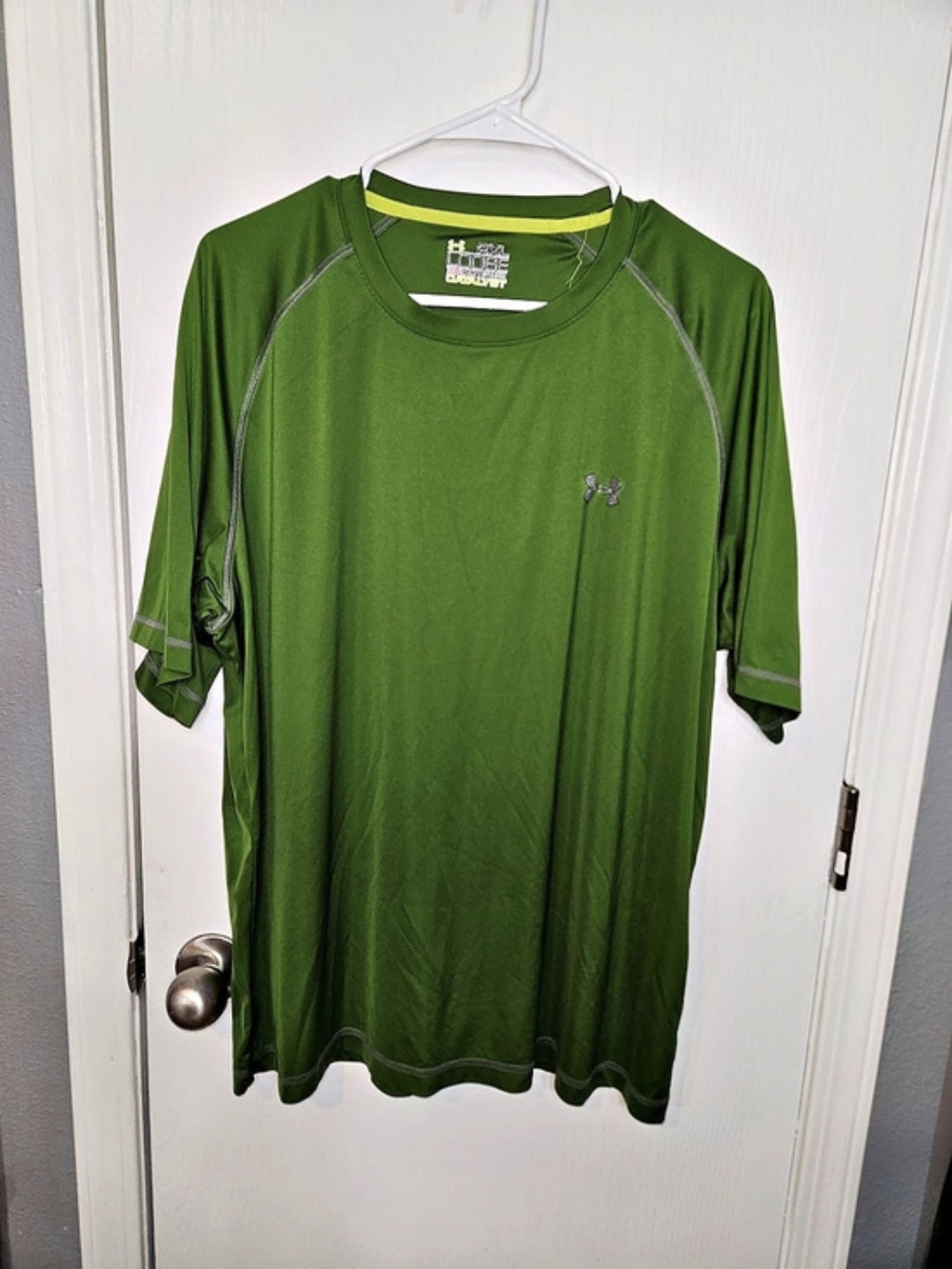 Under Armour Loose Catalyst Athletic Short Sleeve in Olive Green